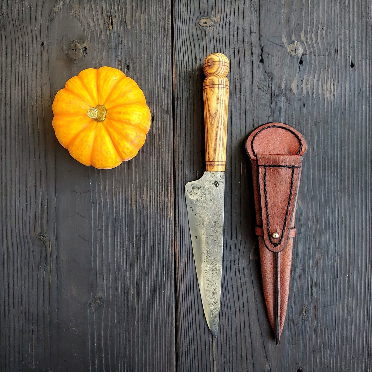 Gaucho Knife – EN45 Steel Blade, Ash Wood Handle & Vegetable-Tanned Leather Sheath