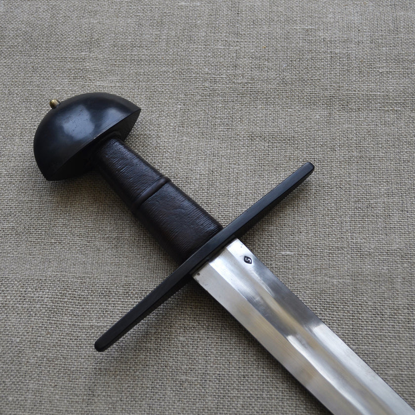 Hand-Forged Norman Sword with Almond Pommel – Spring Steel Blade, Leather-Wrapped Handle, Authentic Medieval Design